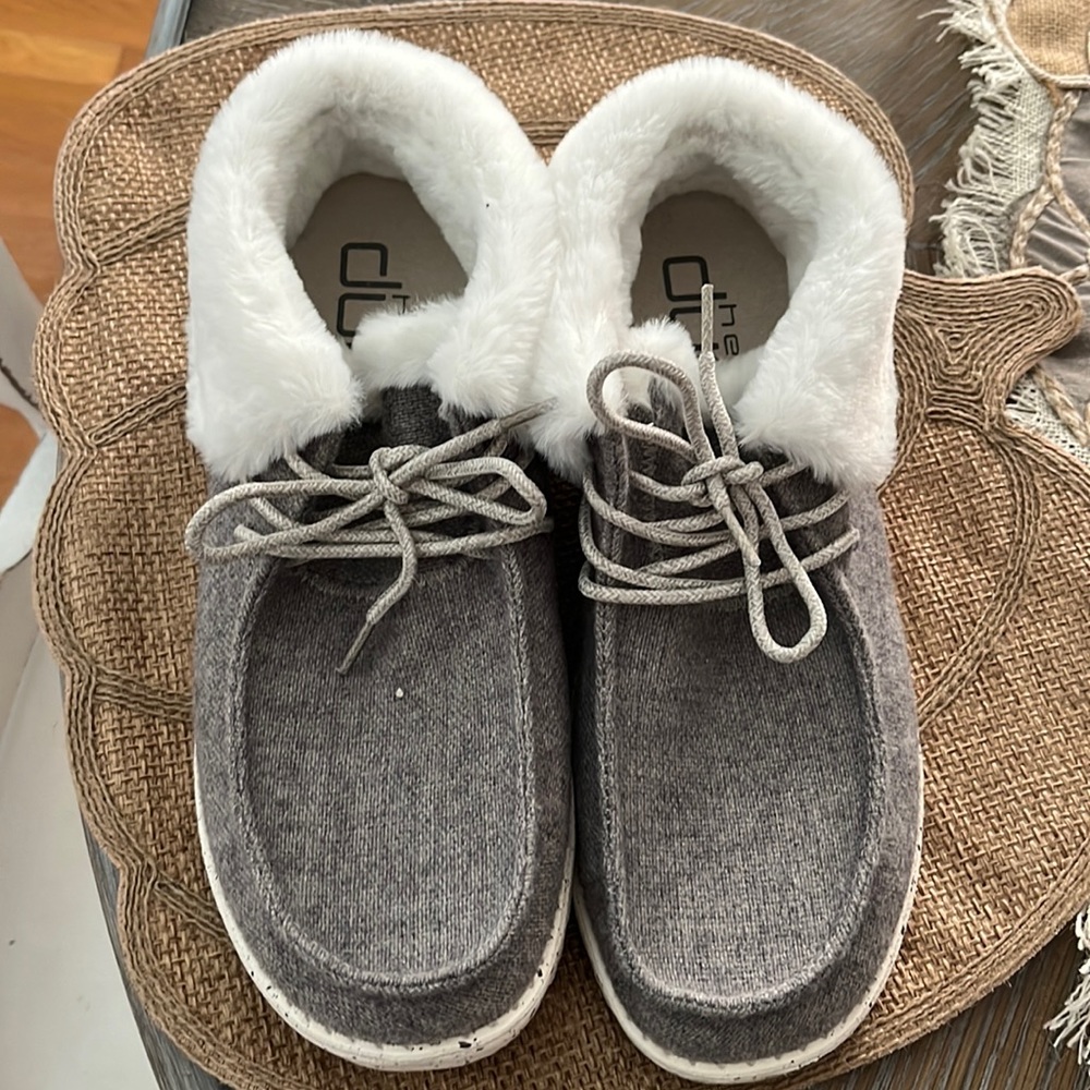 Hey Dude casual shoes with fur